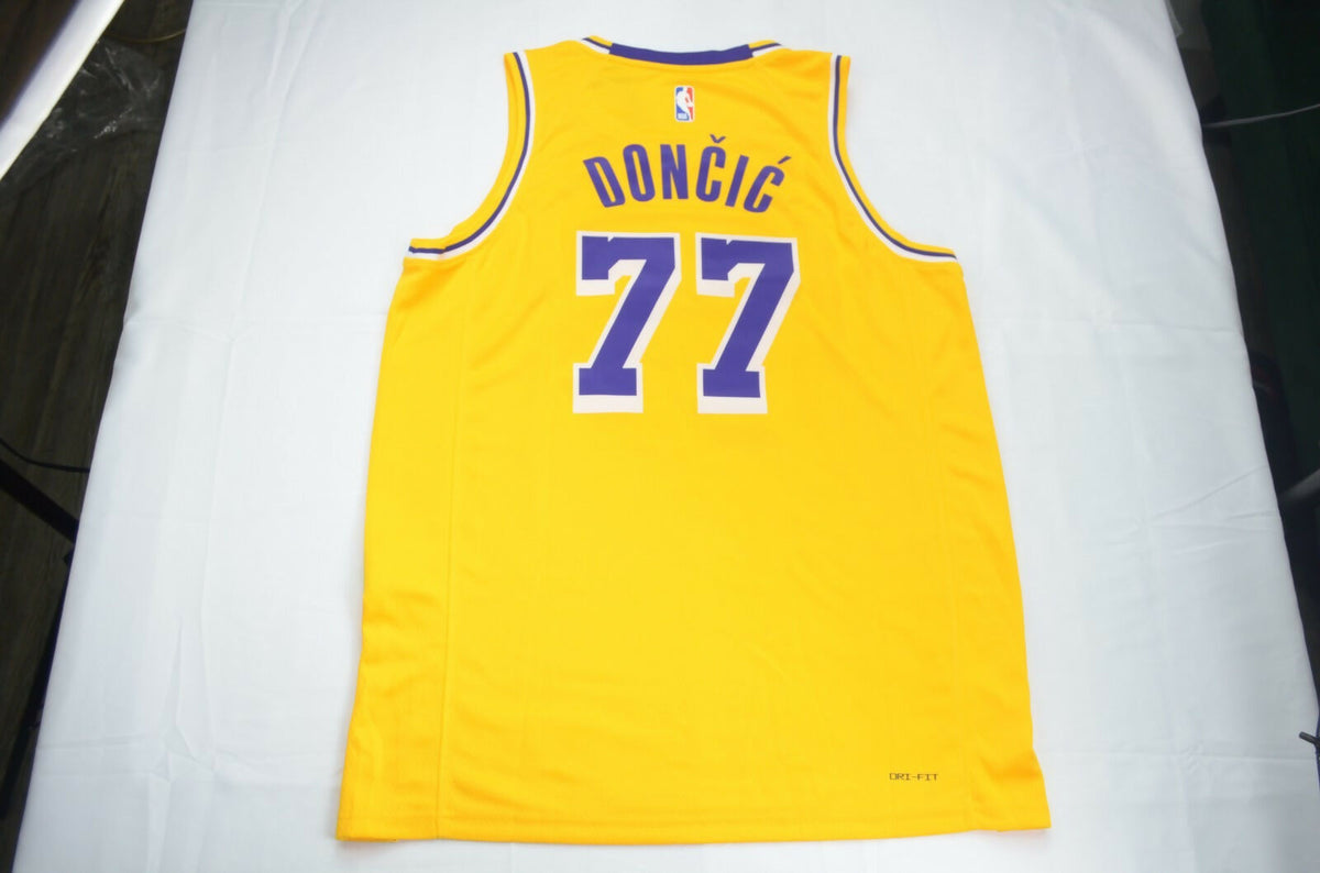 Luka Doncic 77 LA Lakers Gold NBA Swingman Jersey Icon Edition Size Large - NEW