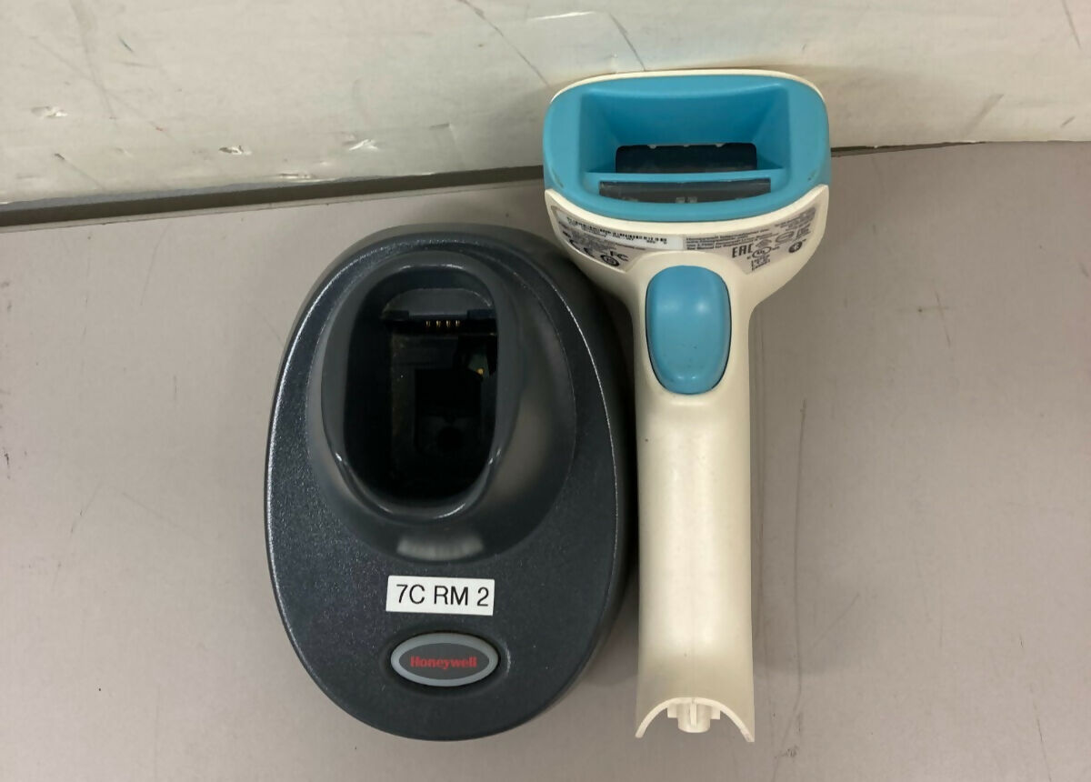 Honeywell Xenon 1902 Wireless QR Barcode Scanner w CCB12-010BT Base