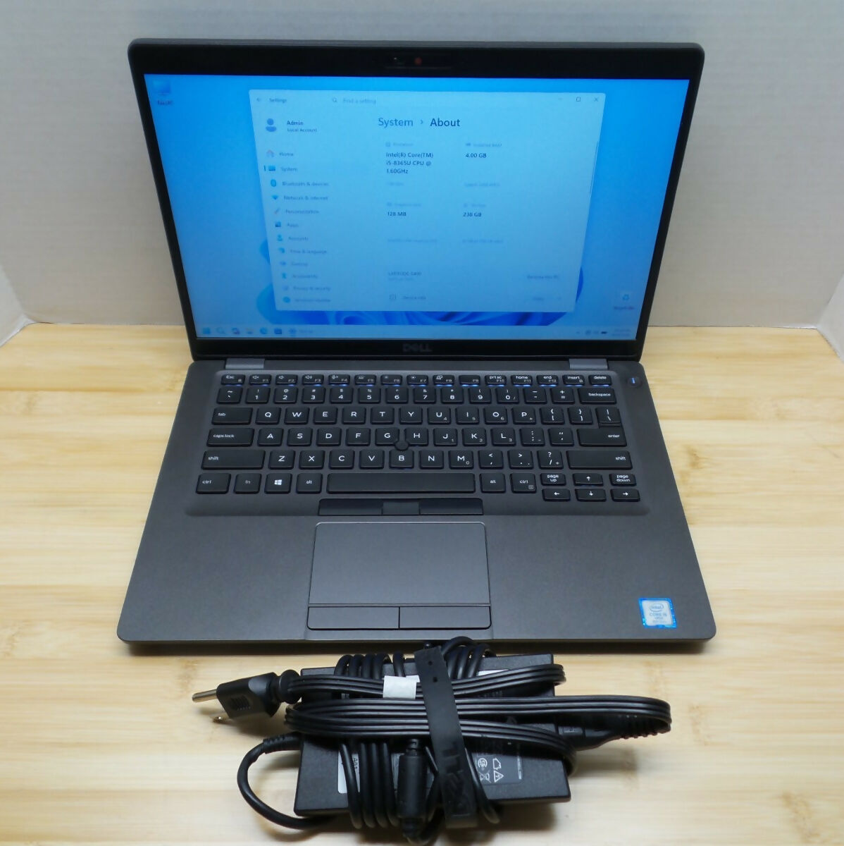 Functional DELL Latitude 5400 i5-8th 4GB RAM 256GB NVMe SSD w Charger