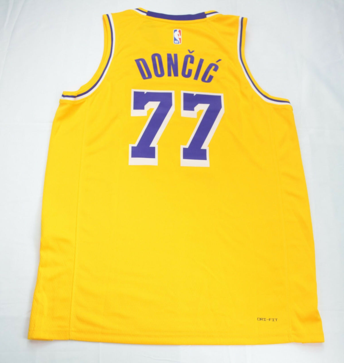 Luka Doncic 77 LA Lakers Gold NBA Swingman Jersey Icon Edition Size Large - NEW