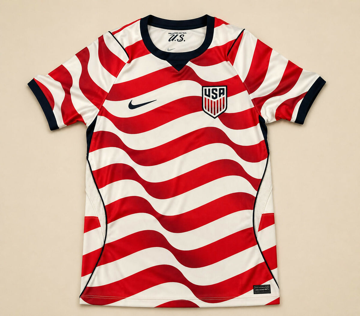 USA Soccer Jersey Mens Red White Wave Stripe Short Sleeve Dri-FIT Athletic Foot